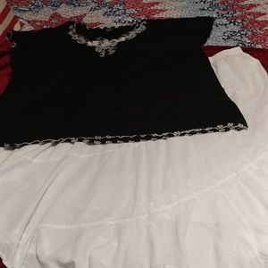 2 piece set! Beautiful top and skirt!